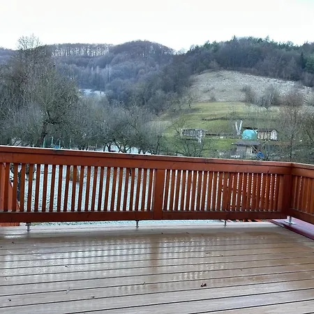 U Gunára Vyhne - Akácia Apartamento *